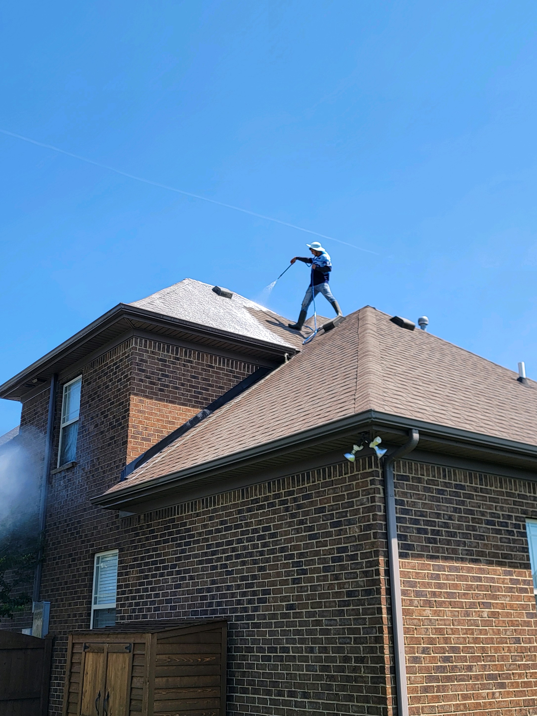 Roof Cleaning in Lebanon, TN